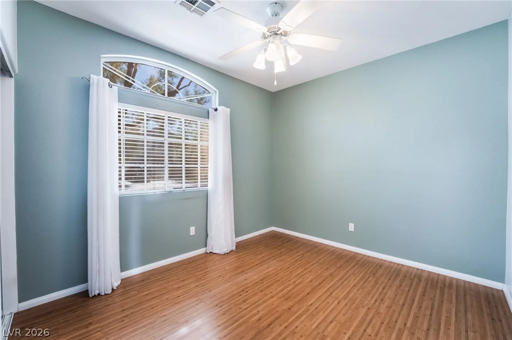 8528 Bandits Bluff, Las Vegas, NV 89143