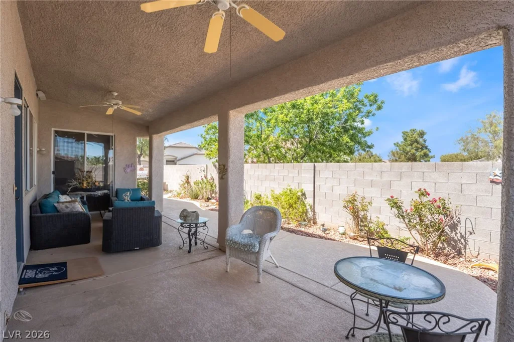 8528 Bandits Bluff, Las Vegas, NV 89143