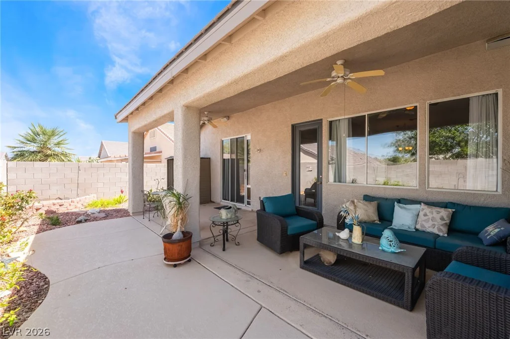 8528 Bandits Bluff, Las Vegas, NV 89143