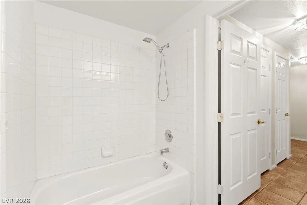 10524 Autumn Pine, Las Vegas, NV 89144