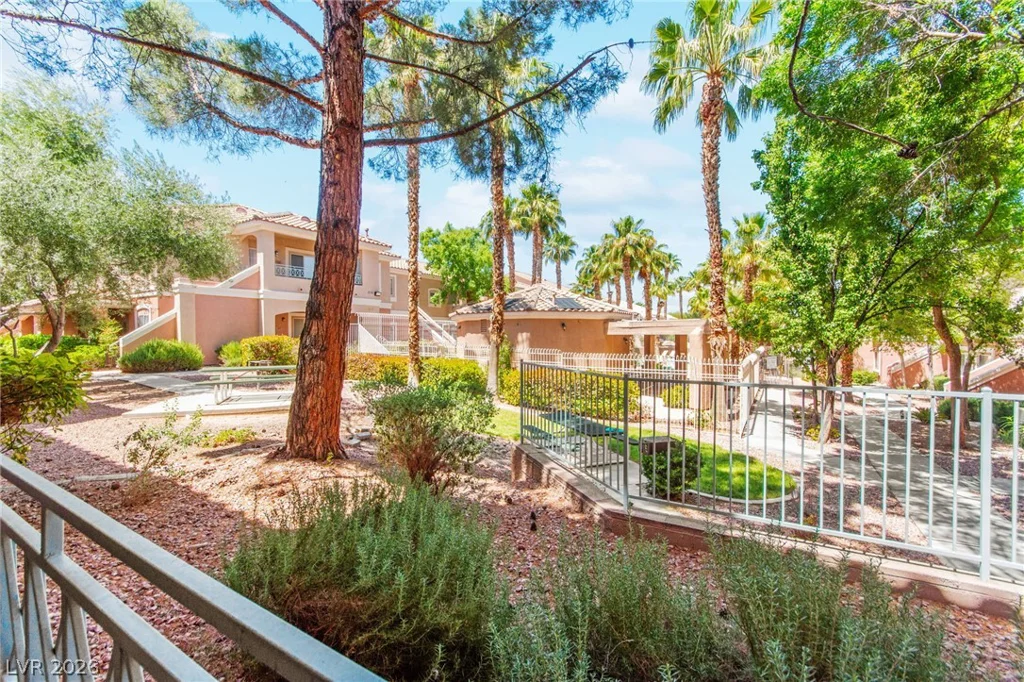 10524 Autumn Pine, Las Vegas, NV 89144