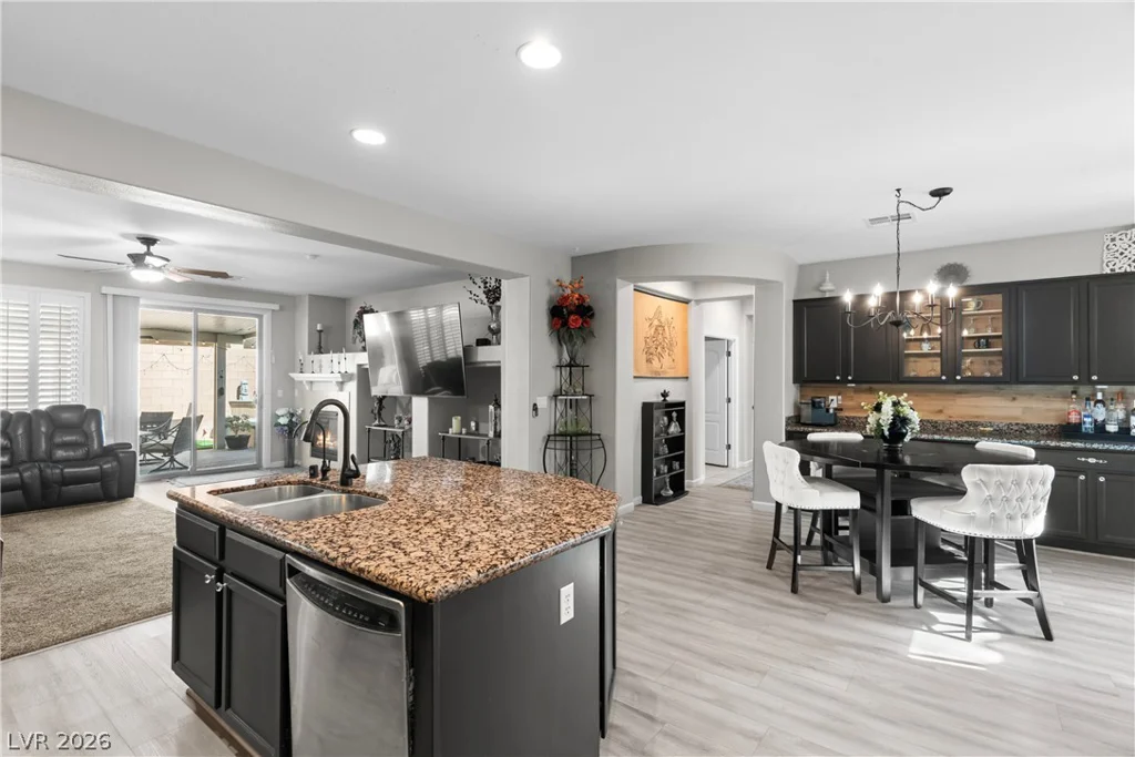 5708 Mammoth Mountain, North Las Vegas, NV 89081