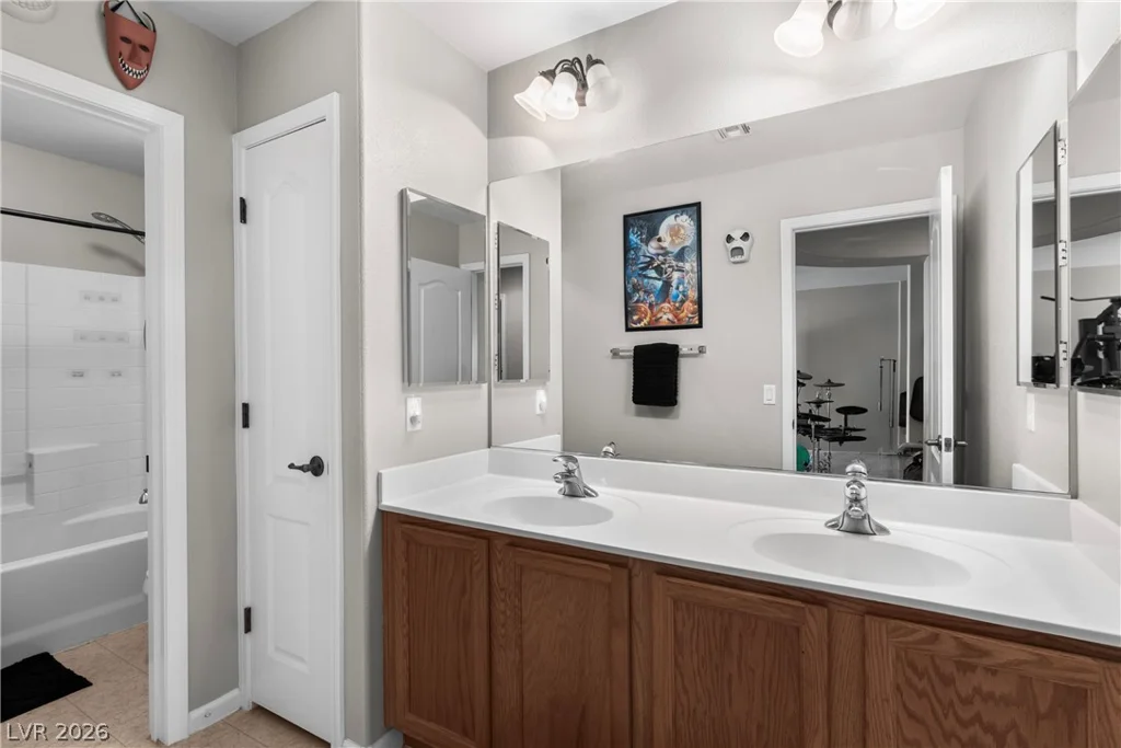 5708 Mammoth Mountain, North Las Vegas, NV 89081
