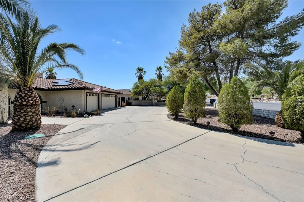 6975 Obannon, Las Vegas, NV 89117