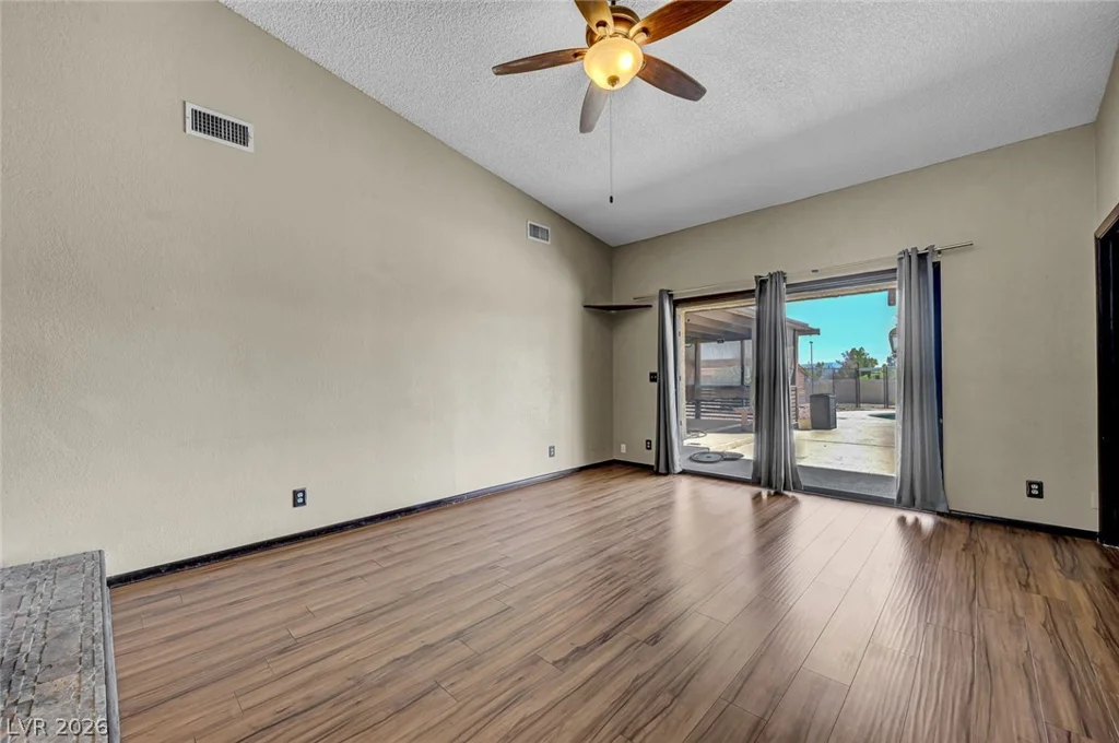 6975 Obannon, Las Vegas, NV 89117