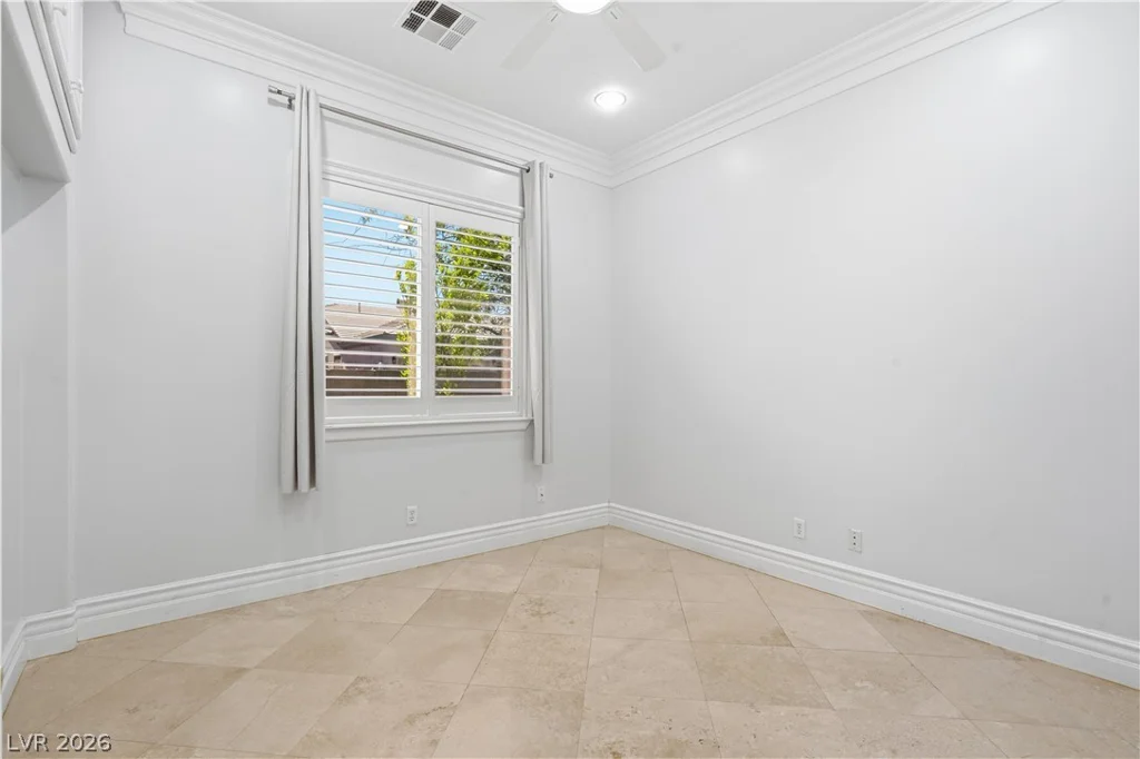 3283 Squire, Las Vegas, NV 89135
