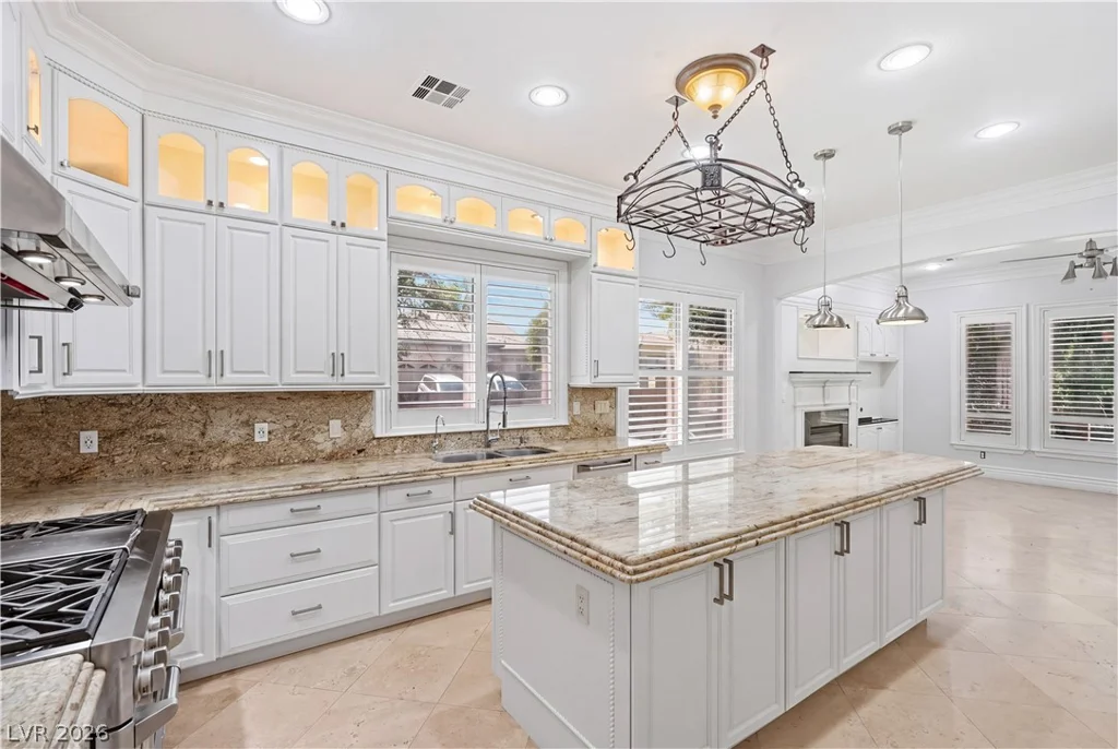 3283 Squire, Las Vegas, NV 89135