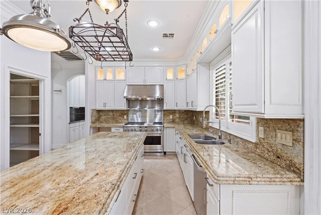 3283 Squire, Las Vegas, NV 89135