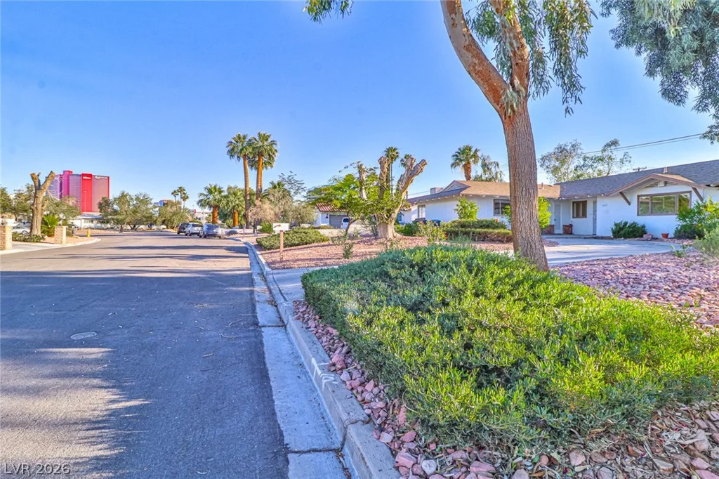 1517 Bryn Mawr, Las Vegas, NV 89102