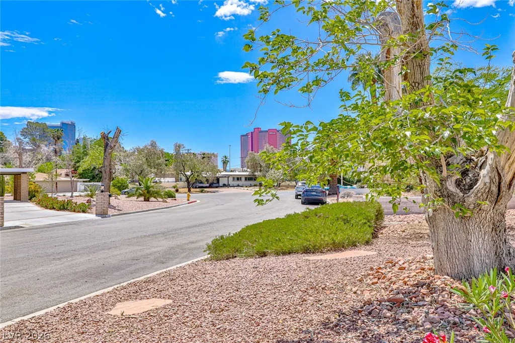 1517 Bryn Mawr, Las Vegas, NV 89102