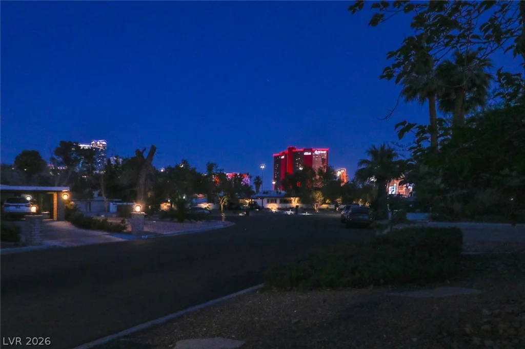 1517 Bryn Mawr, Las Vegas, NV 89102