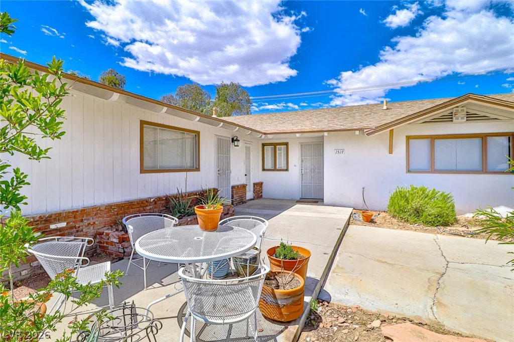 1517 Bryn Mawr, Las Vegas, NV 89102