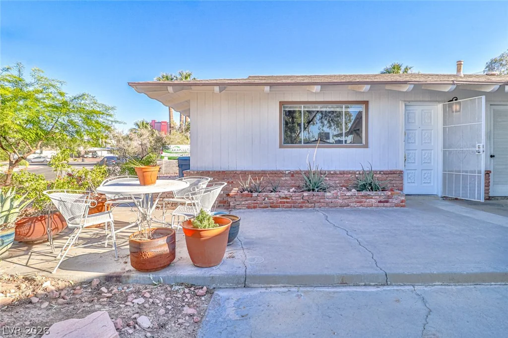 1517 Bryn Mawr, Las Vegas, NV 89102