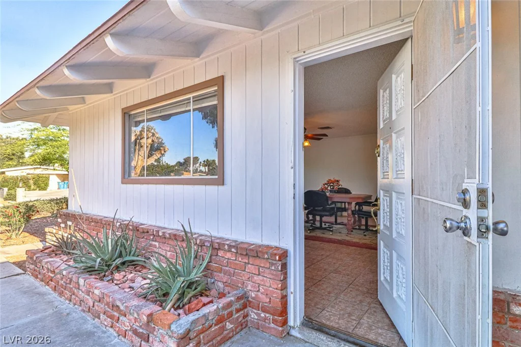 1517 Bryn Mawr, Las Vegas, NV 89102