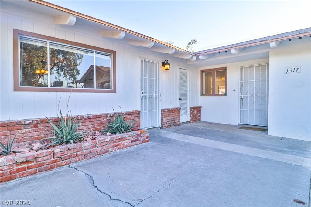 1517 Bryn Mawr, Las Vegas, NV 89102