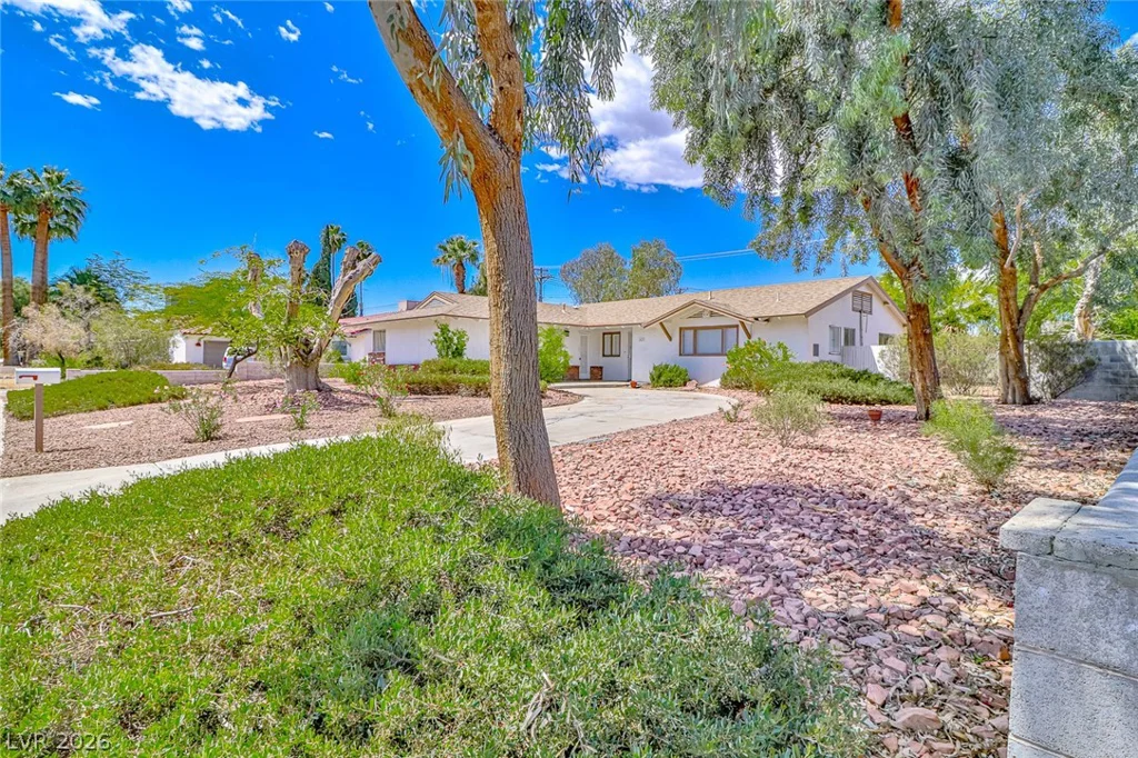 1517 Bryn Mawr, Las Vegas, NV 89102