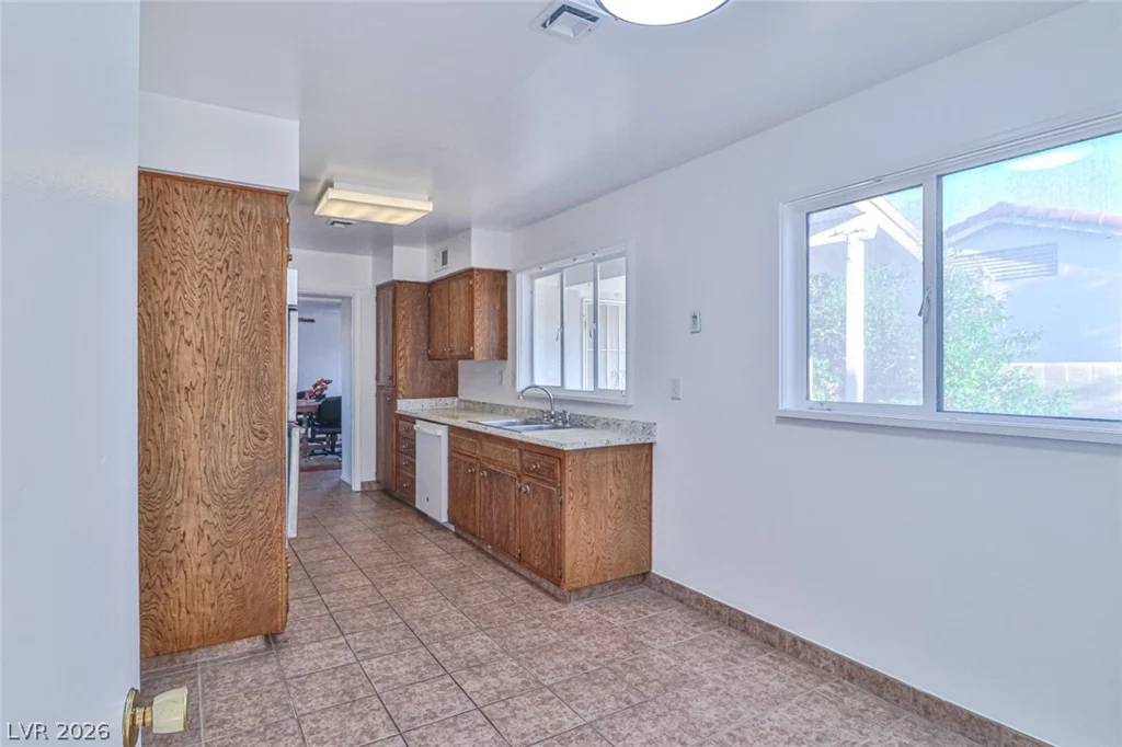 1517 Bryn Mawr, Las Vegas, NV 89102
