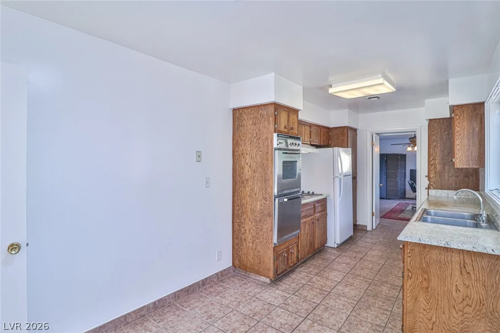 1517 Bryn Mawr, Las Vegas, NV 89102