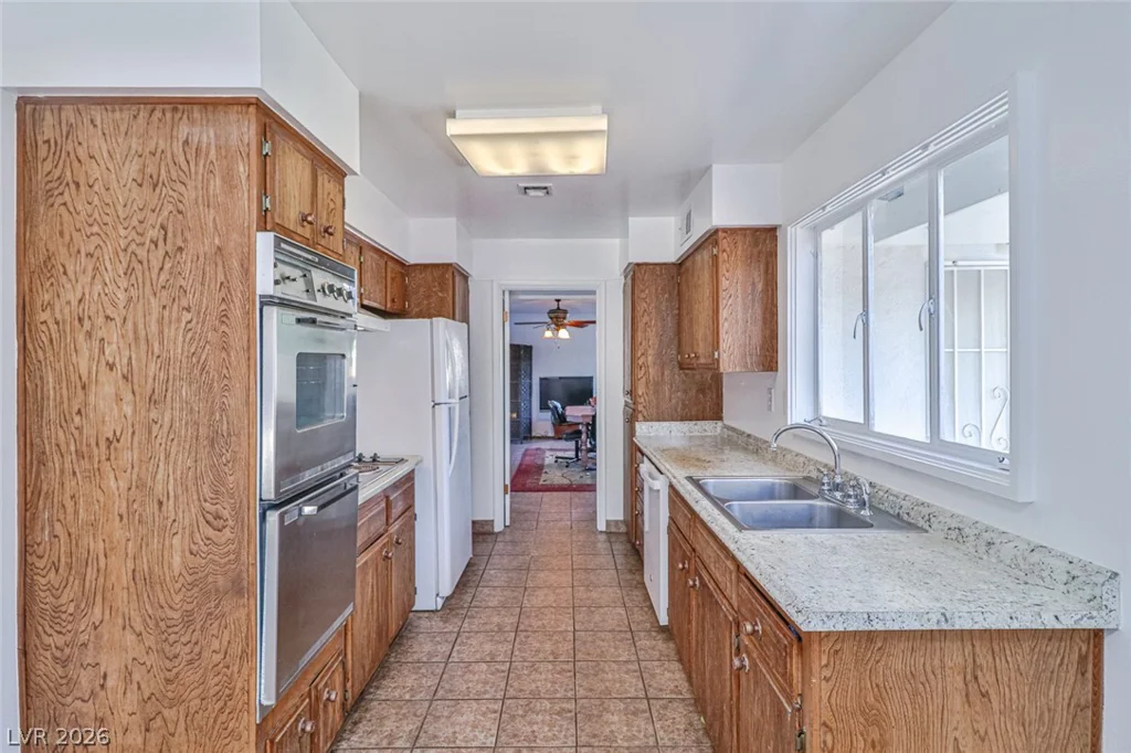 1517 Bryn Mawr, Las Vegas, NV 89102