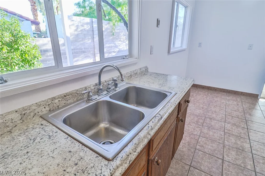 1517 Bryn Mawr, Las Vegas, NV 89102