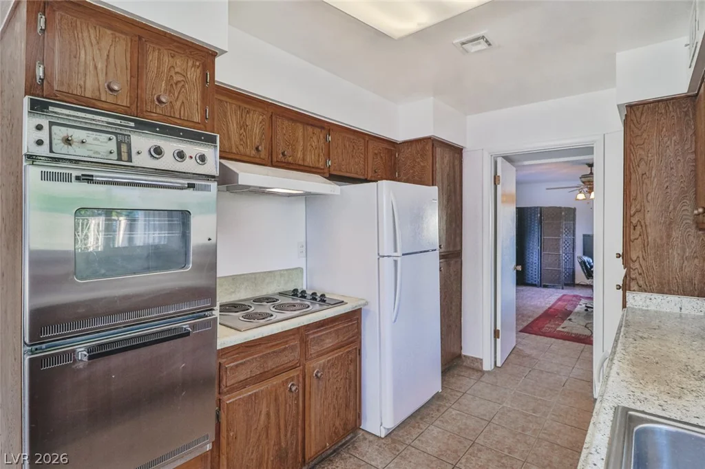 1517 Bryn Mawr, Las Vegas, NV 89102