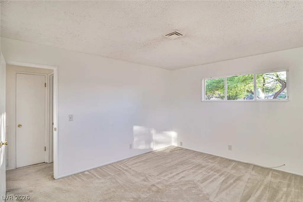 1517 Bryn Mawr, Las Vegas, NV 89102
