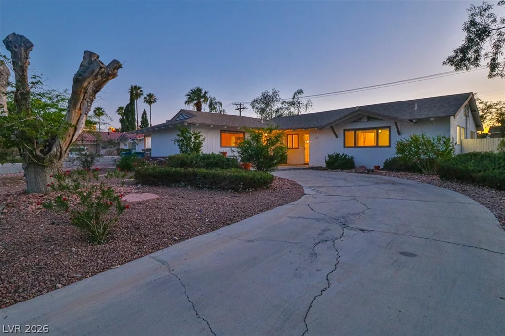 1517 Bryn Mawr, Las Vegas, NV 89102