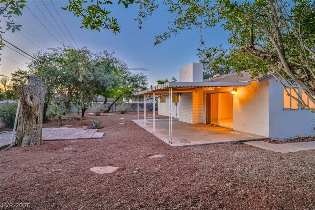 1517 Bryn Mawr, Las Vegas, NV 89102