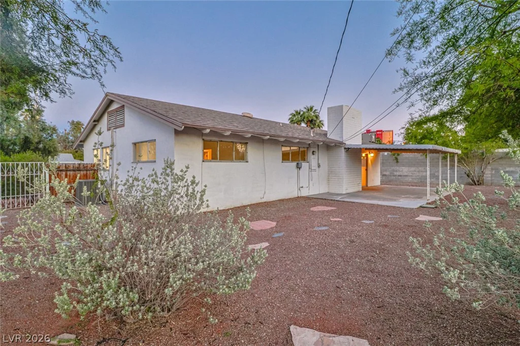 1517 Bryn Mawr, Las Vegas, NV 89102