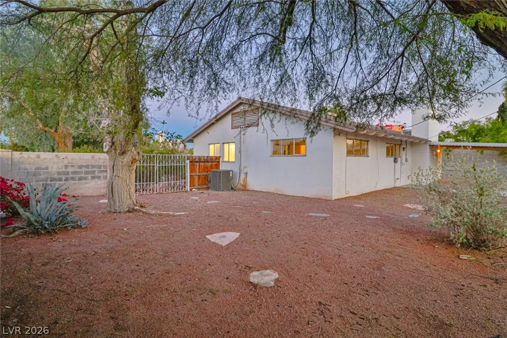 1517 Bryn Mawr, Las Vegas, NV 89102