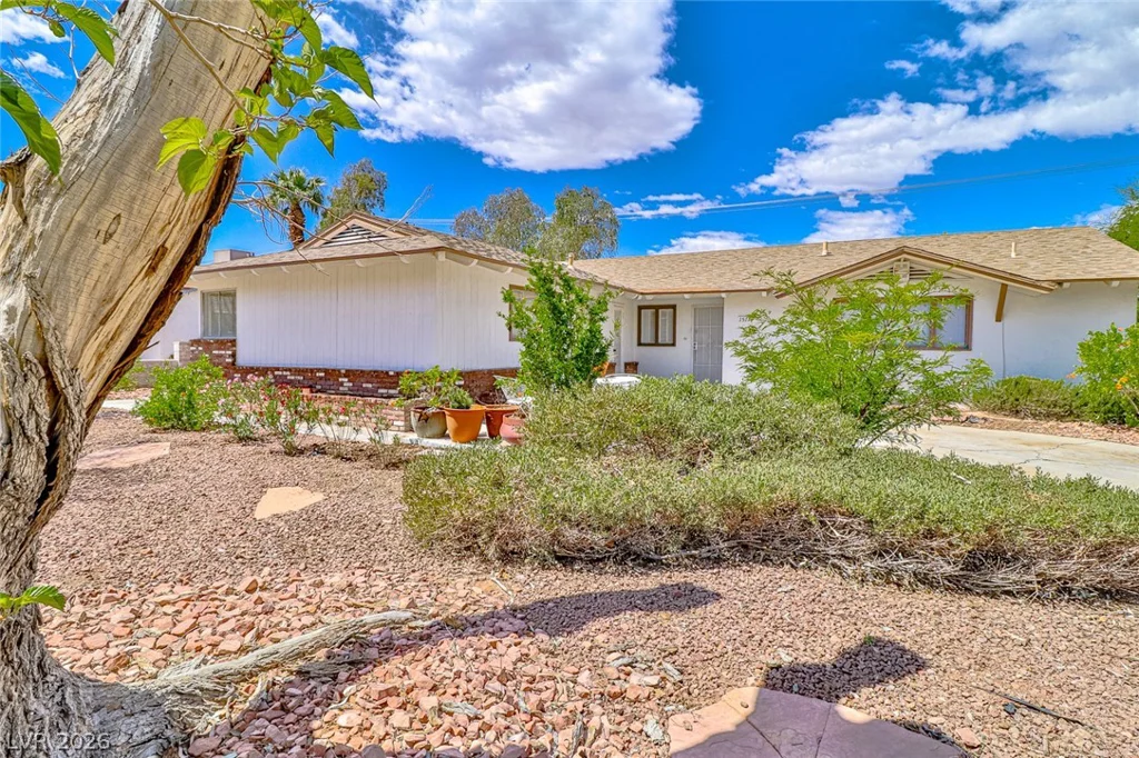 1517 Bryn Mawr, Las Vegas, NV 89102