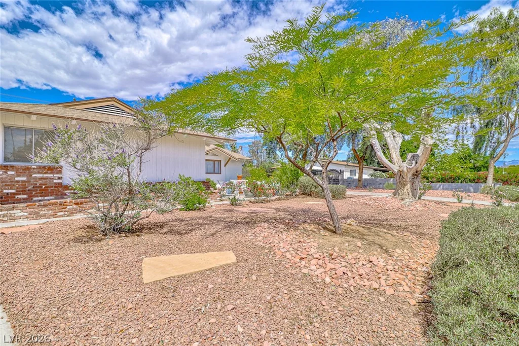 1517 Bryn Mawr, Las Vegas, NV 89102