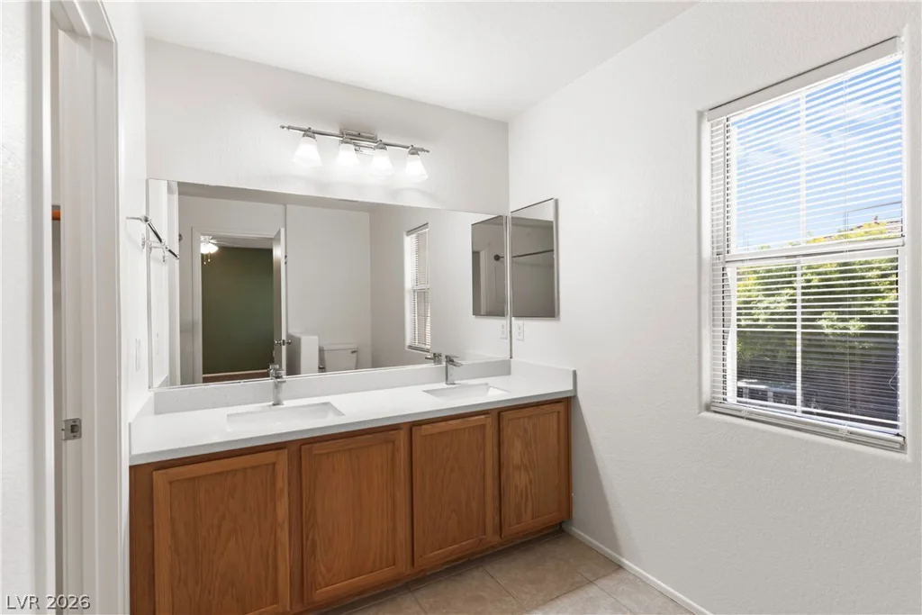 10380 Commanche Moon, Las Vegas, NV 89129