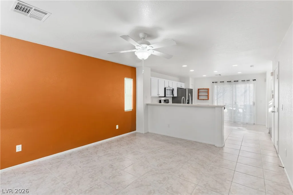 10380 Commanche Moon, Las Vegas, NV 89129