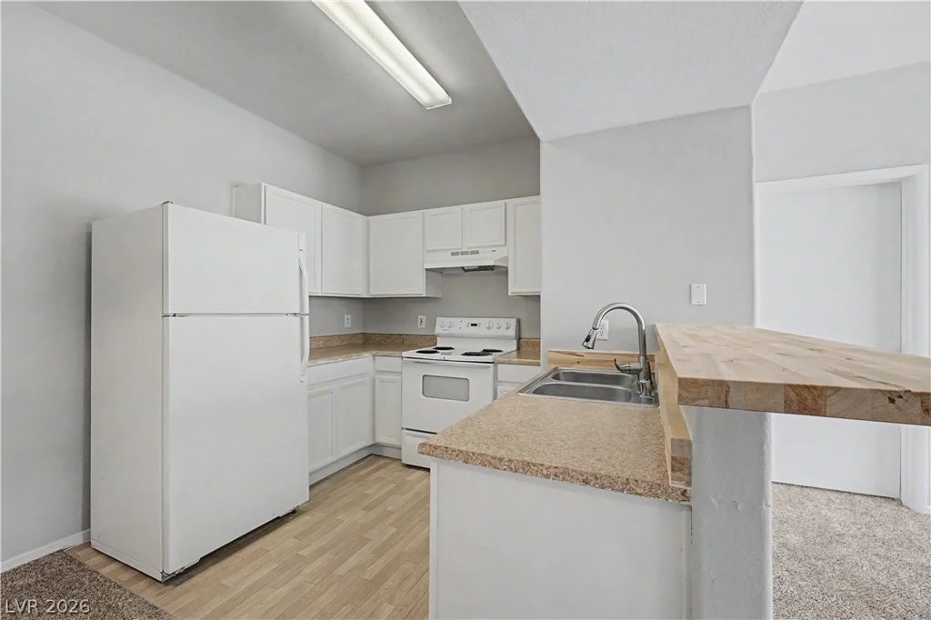 2101 Hussium Hills, Las Vegas, NV 89108
