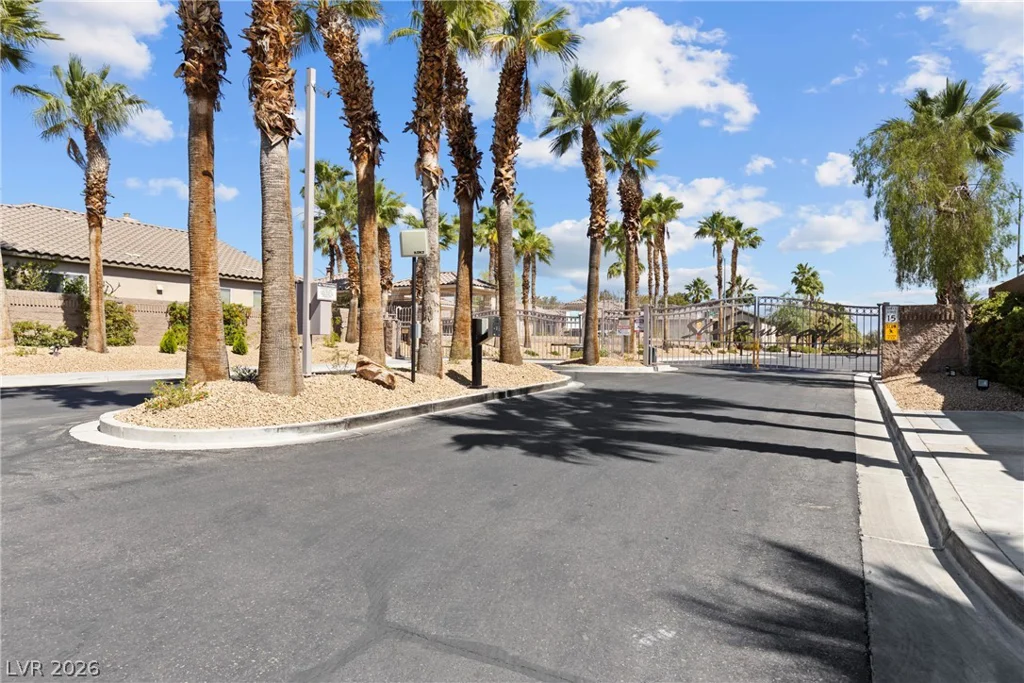 7978 Half Moon Point, Las Vegas, NV 89113