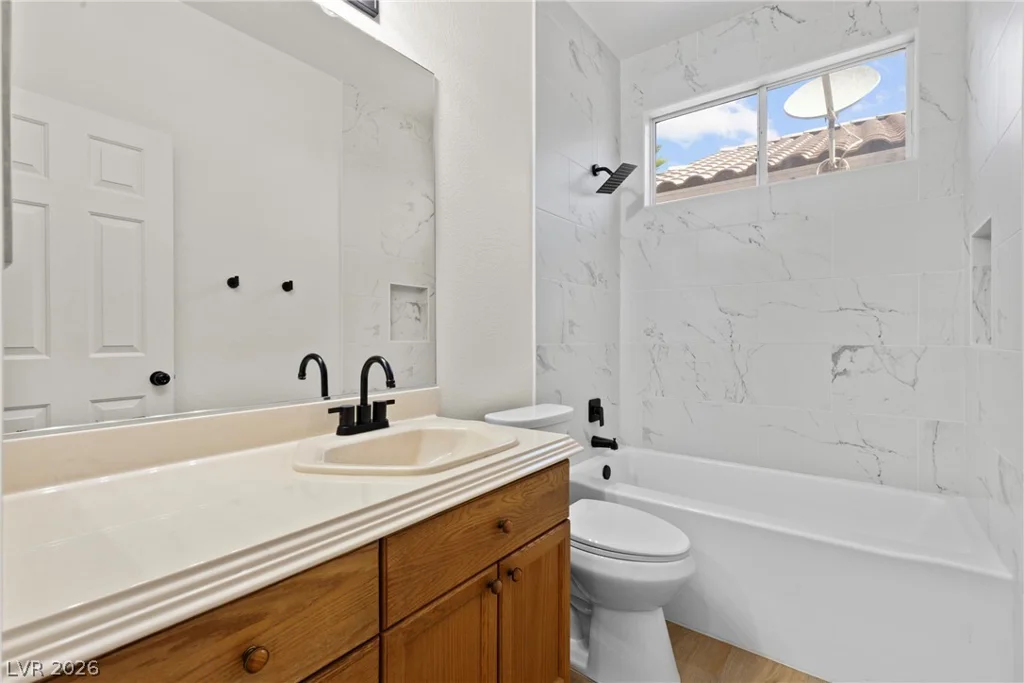 7978 Half Moon Point, Las Vegas, NV 89113