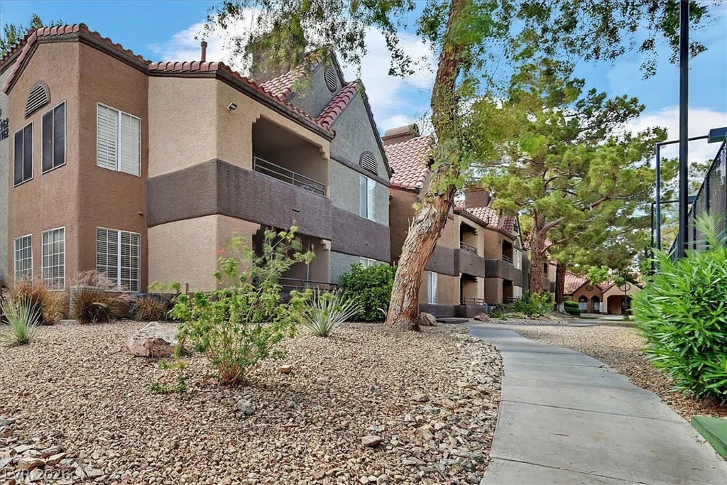 2200 Fort Apache, Las Vegas, NV 89117
