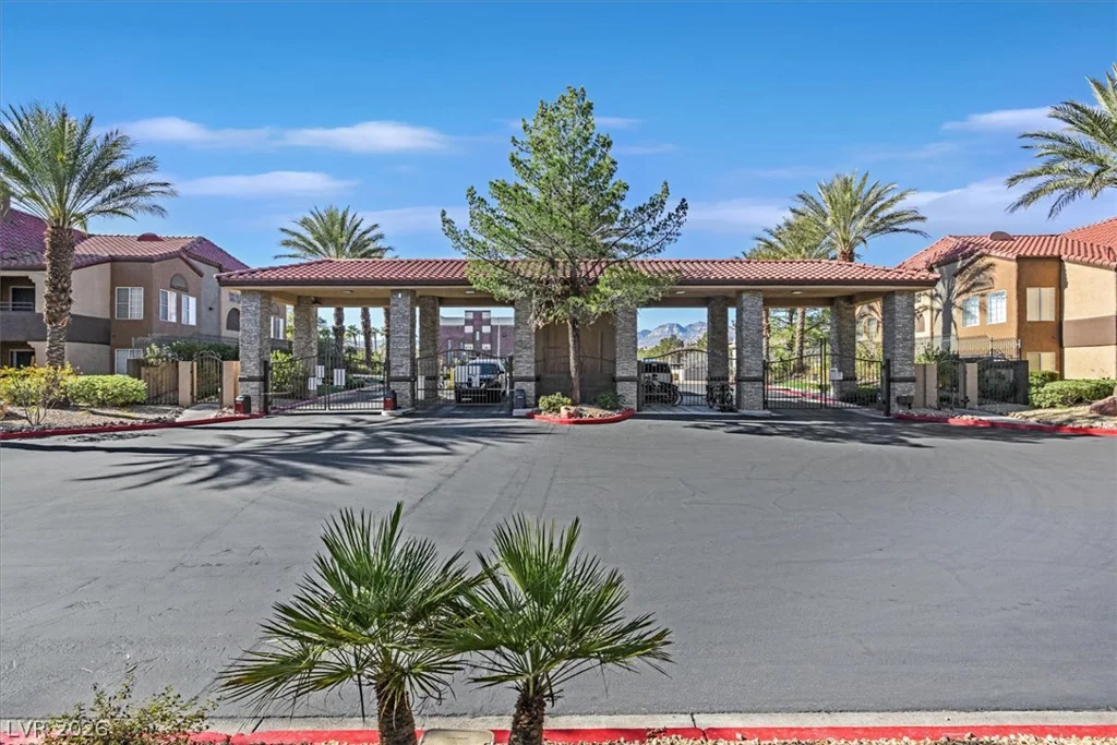 2200 Fort Apache, Las Vegas, NV 89117