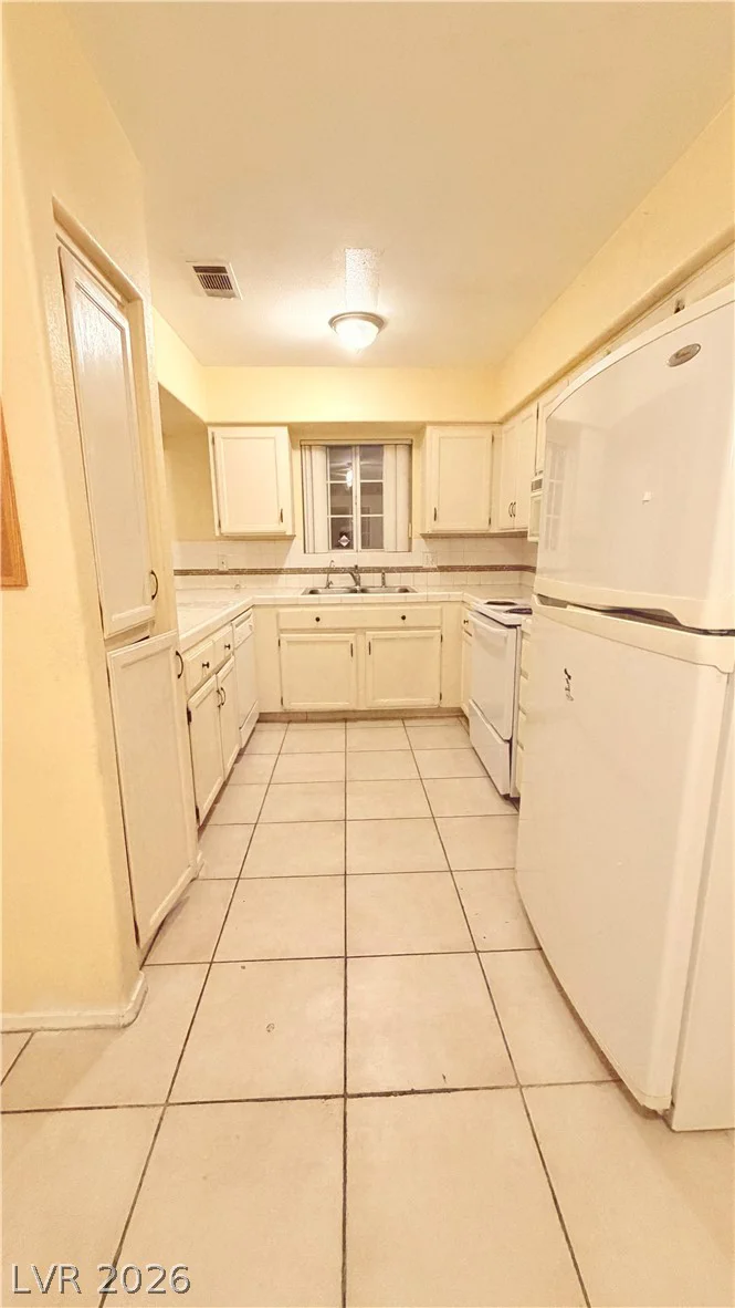 2725 Nellis, Las Vegas, NV 89121