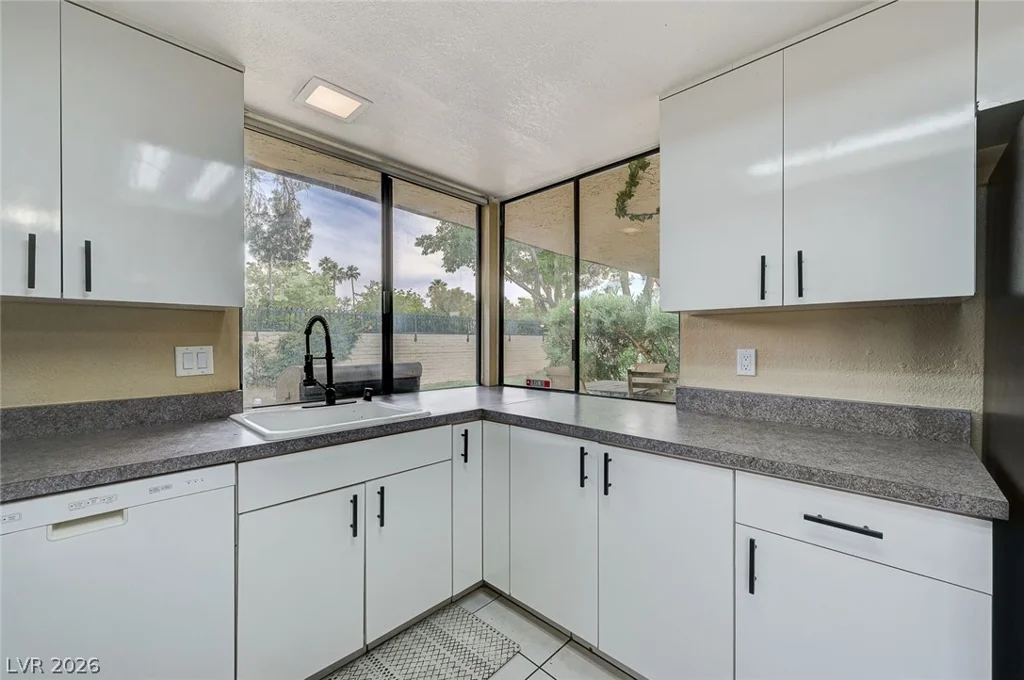 2471 Palmera, Las Vegas, NV 89121