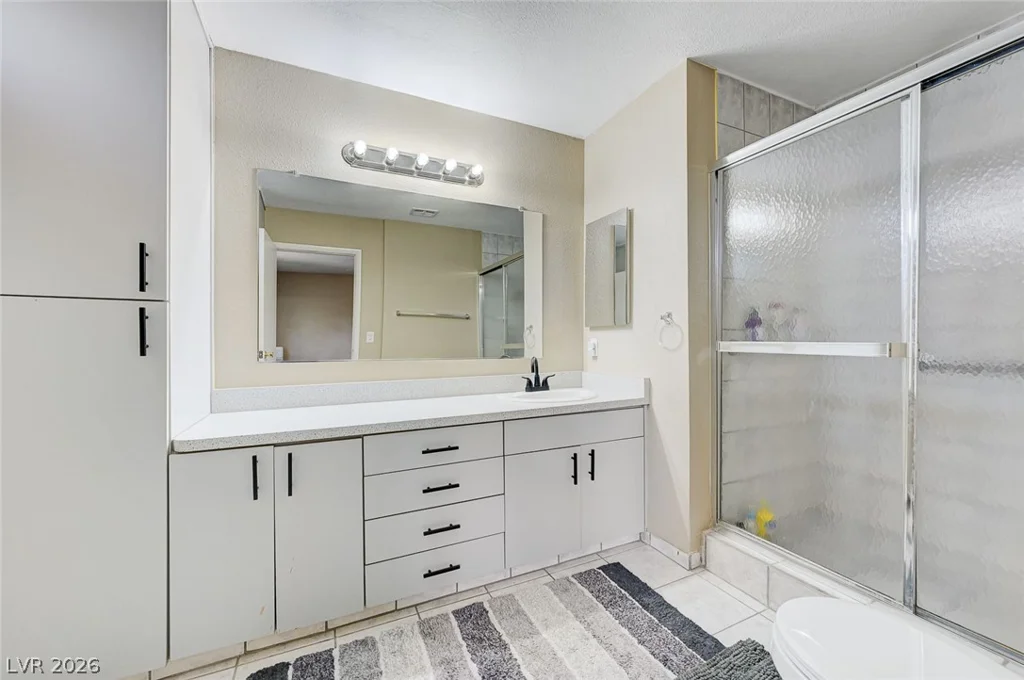 2471 Palmera, Las Vegas, NV 89121