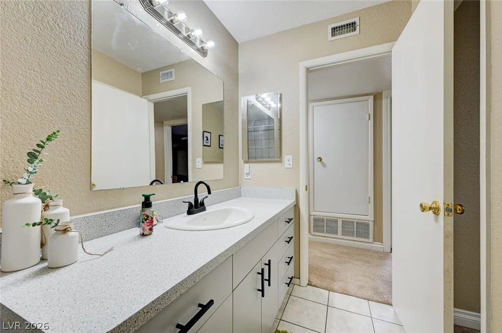 2471 Palmera, Las Vegas, NV 89121