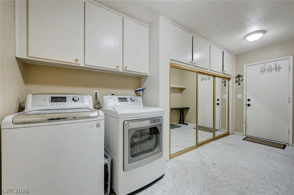 2471 Palmera, Las Vegas, NV 89121