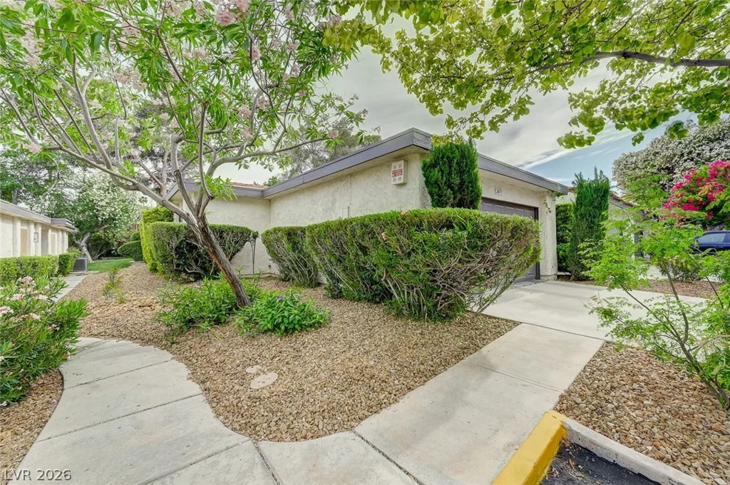 2471 Palmera, Las Vegas, NV 89121