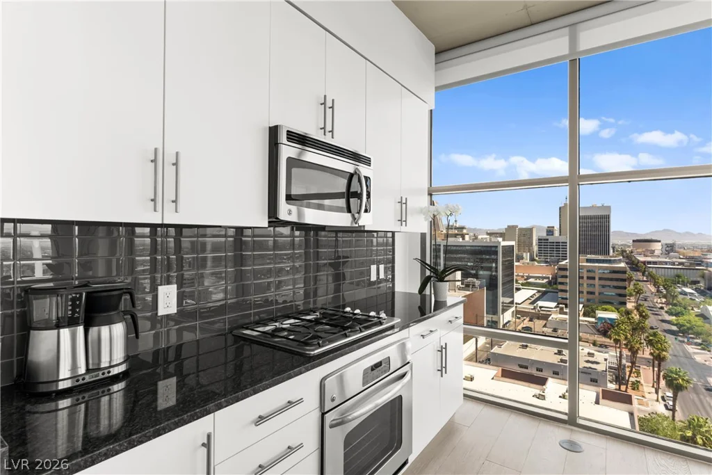353 Bonneville, Las Vegas, NV 89101