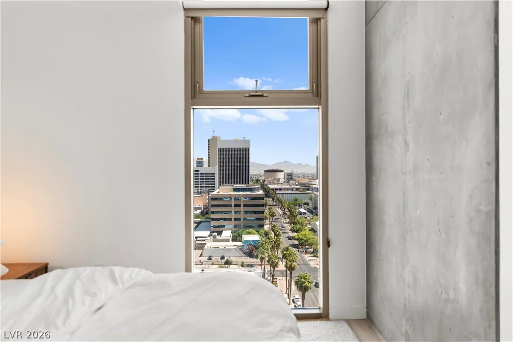 353 Bonneville, Las Vegas, NV 89101