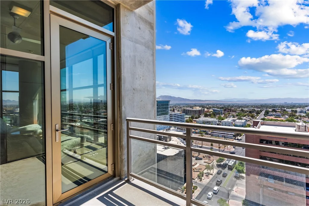 353 Bonneville, Las Vegas, NV 89101