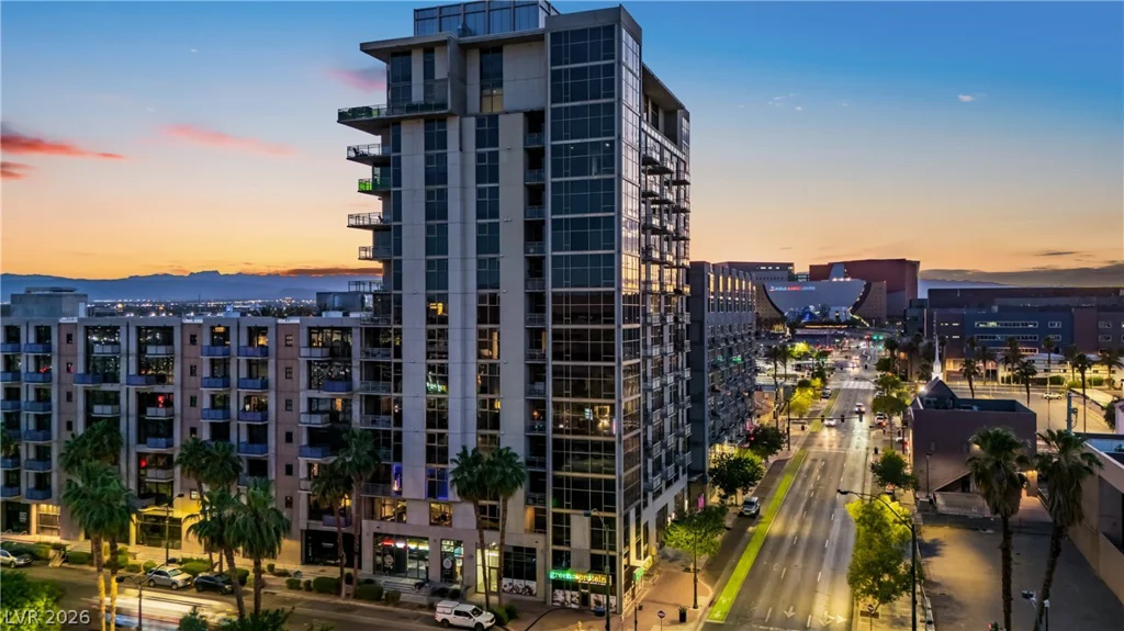 353 Bonneville, Las Vegas, NV 89101