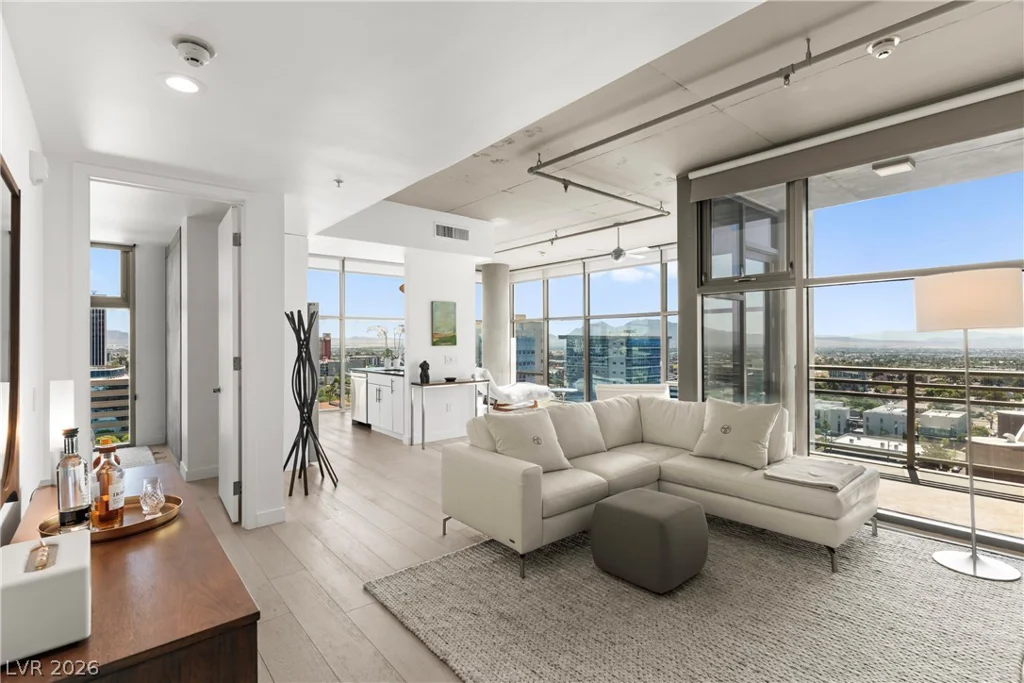 353 Bonneville, Las Vegas, NV 89101